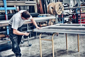 Alu21, fabricant-poseur de menuiseries PVC et Aluminium sur-mesure en Côte-d'Or et Sud Haute-Marne [Selongey, Is-sur-Tille, Dijon, Langres, Norges-la-Ville, Saint-Julien, Asnières-les-Dijon, Messigny-et-Vantoux, Savigny-le-Sec…] : volets roulants, volets battants, vérandas, sas, stores, portes d'entrée, portes de garage, portails, portillons, clôtures, pergolas, auvents, garde-corps, fenêtres, brises-soleil, verrières d'atelier, portes…